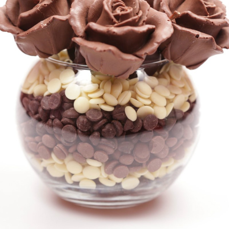 Розочки из шоколада. Шоколадные цветы. Шоколадные позы. Шкалатние букет. Букет из шоколадных цветов.