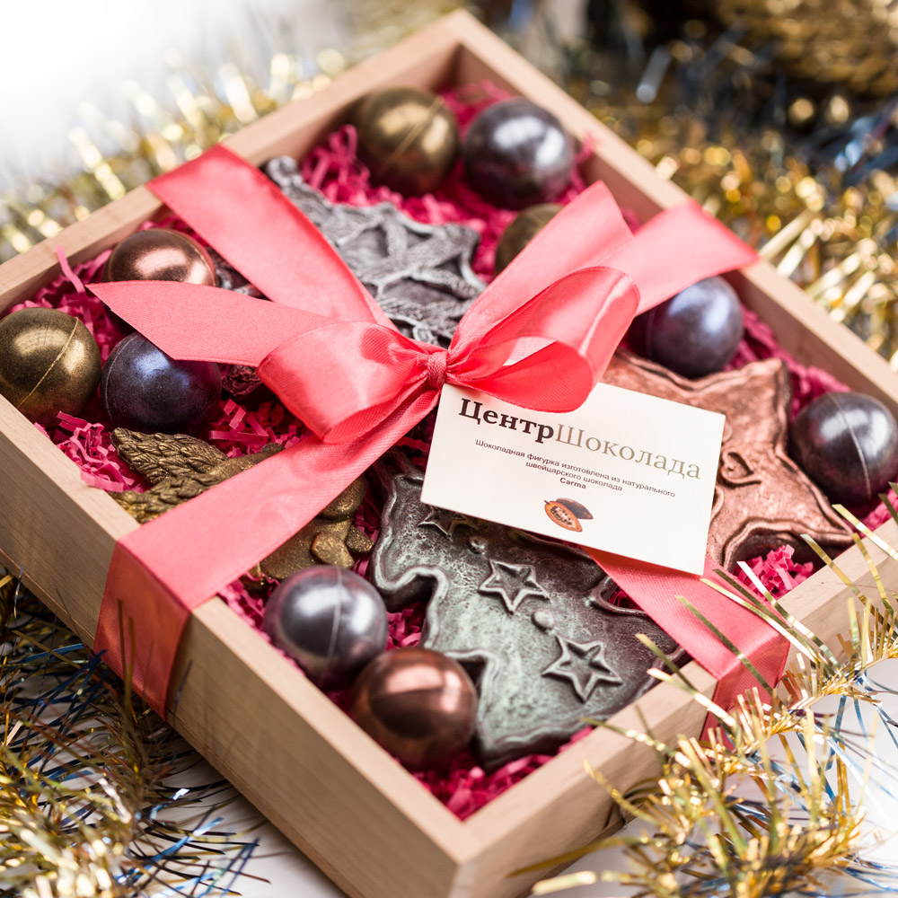 Шоколадный подарок на новый. Шоколадные подарки. Новогодние шоколадные наборы. Шоколад подарочный. Шоколадные наборы на новый год.